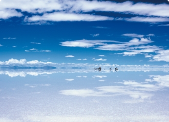 ウユニ塩湖（ボリビア）