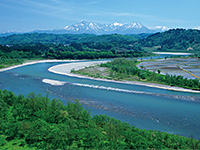 新潟の地を雄大に流れる信濃川