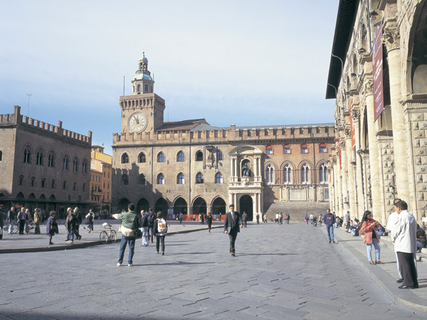 イタリア中部の観光 イタリア観光ガイド 阪急交通社