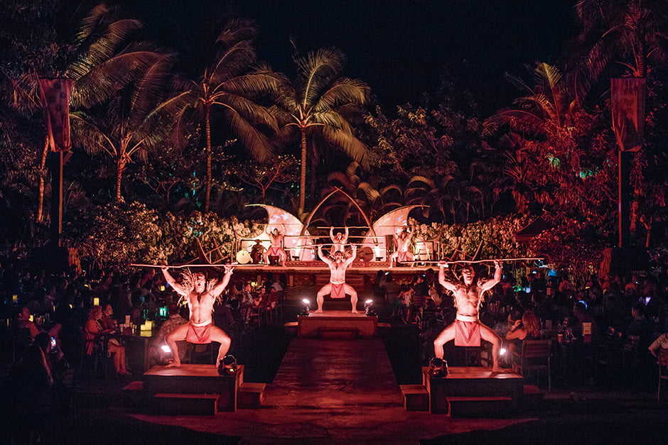 カ・ヴァア：ルアウ・アット・アウラニ