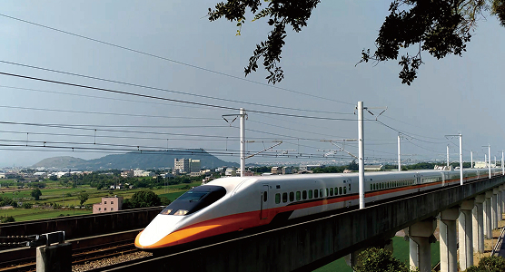 台湾新幹線利用（普通車・指定席）で移動時間を短縮