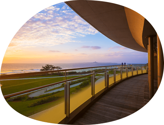 夕陽の広場の写真