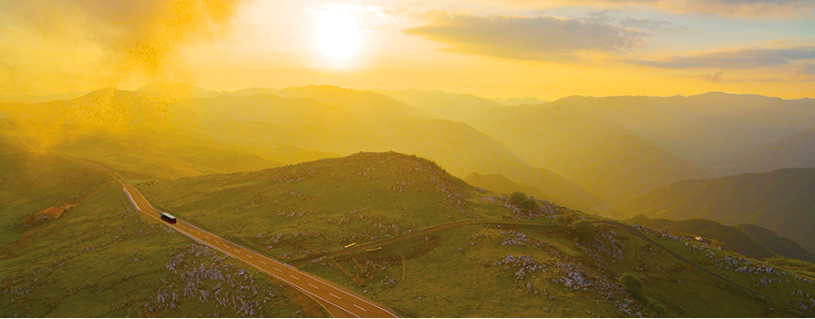 クリスタルクルーザー「菫」（すみれ）