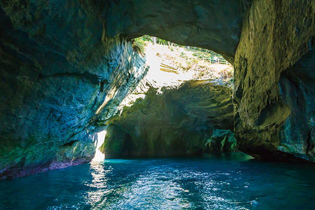 堂ヶ島天窓洞