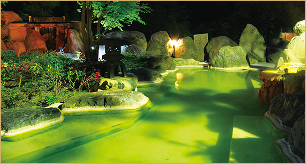 奥飛騨に湧くエメラルドグリーン色の秘湯「うぐいすの湯」