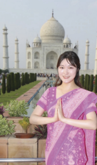 サリーを着てタージマハルを散策