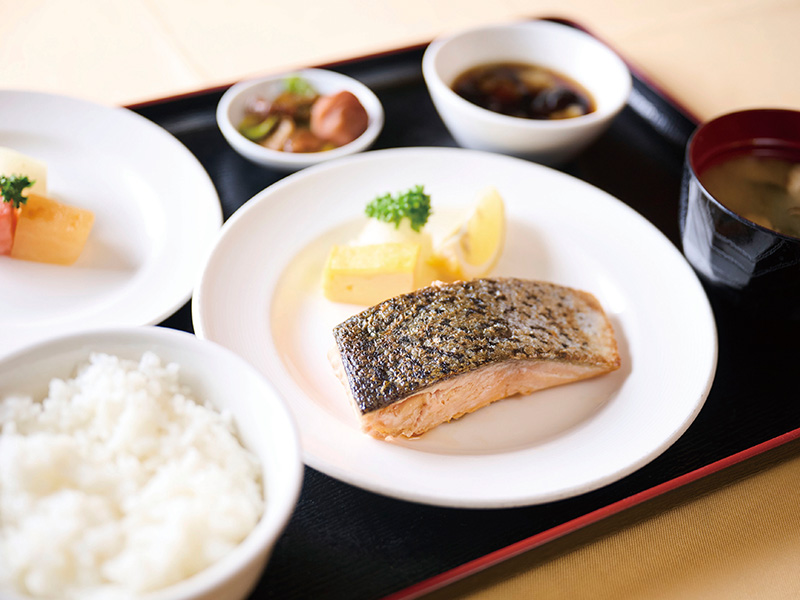 朝食（料理一例）