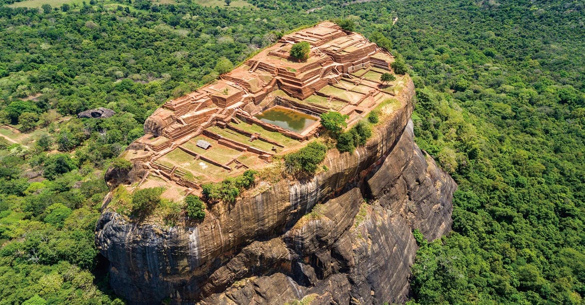 天空の宮殿 シギリヤロック神秘の古代遺跡に感動!4つの世界遺産めぐり!