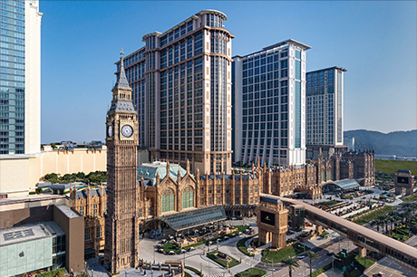 英国の気品漂う空間で大人のひとときを