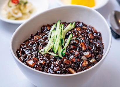 ジャージャー麺