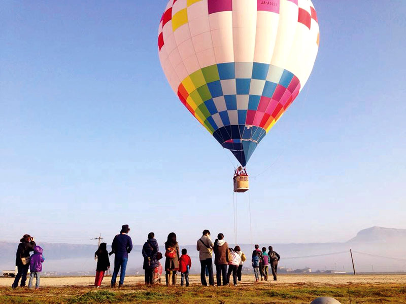 朝の絶景を楽しもう！ 早朝 熱気球体験