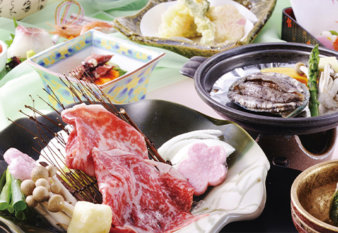 活あわびの踊り焼き付千屋牛のすき鍋を味わう岡山会席