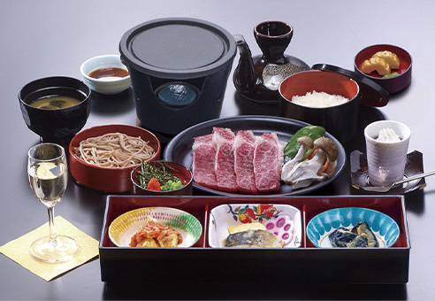 阪急交通社限定特別メニューしまね和牛を使った和食膳